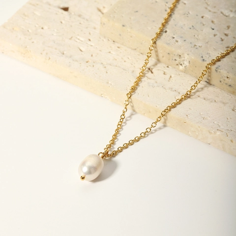 Élégant Collier Pendentif en Perle d'Eau Douce en Acier Inoxydable Plaqué Or 18K pour Femmes Bijoux de Mode PVD