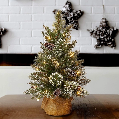 Mini Albero Di Natale Da Tavolo Con Luci LED Calde Pigne Bacche Rosse E Base In Iuta Ornamento Festivo Artificiale
