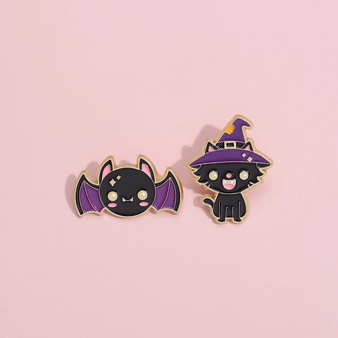 Simpatica Spilla in Smalto di Halloween Gatto Nero Con Cappello da Strega e Pipistrello Spilla in Lega Distintivo per Abbigliamento Borsa Cappello