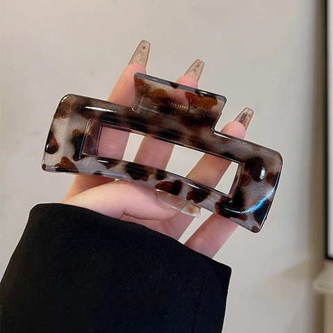 Retro Leopard Print Hair Claw Clip Large Rectangle Hollow Tortoise Shell Acrylic Fashion Hair Accessories For Women