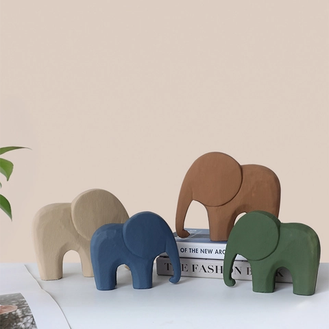 Nordic Wooden Elephant Horse Figurines Handcrafted Home Decor Ornaments Morandi Minimalist Desktop Statues Art