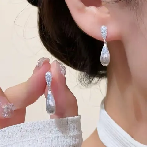 Boucles D'oreilles Pendantes Élégantes En Forme De Goutte D'eau Avec Tige En Argent Cuivre Brossé Zircon