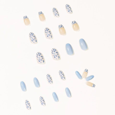 Unghie Finte Blu Bianco Stampa Leopardata Forma Bara Corta Punta Francese Resina Stile Dolce Unghie Artificiali