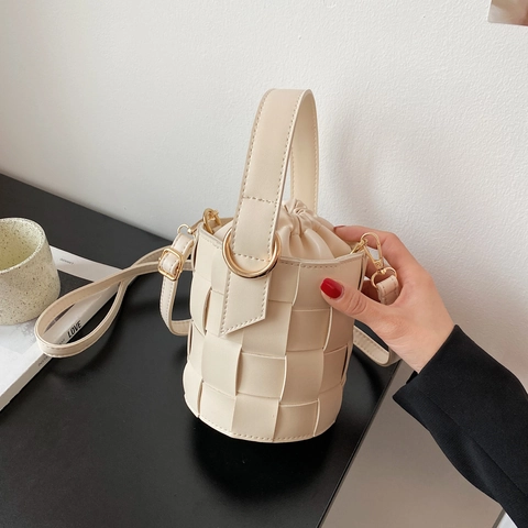 Gewebte Eimertasche PU Leder Kordelzug Handtasche Umhängetasche Goldene Hardware Lässig Vielseitig Für Damen
