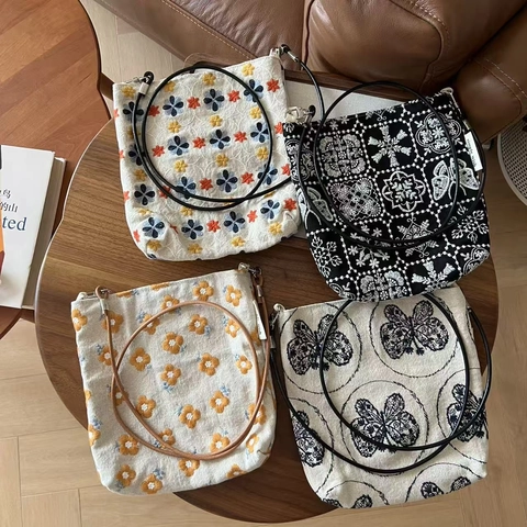 Mujer Vintage Artístico Bordado Lona Algodón Lino Bolso Bandolera Bolso Móvil Mariposa Floral Pequeño Messenger Bag