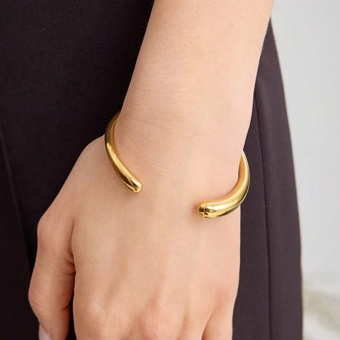 Minimalistischer 18K Vergoldeter Edelstahl Armreif Für Damen Unregelmäßiges Wellen Design Personalisierter Ins Stil Modeschmuck Geschenk