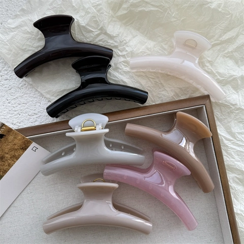 Glossy Plastic Hair Claw Clip Large Curved Elegant Shark Jaw Hairpin Headpiece For Women Thick Hair Styling