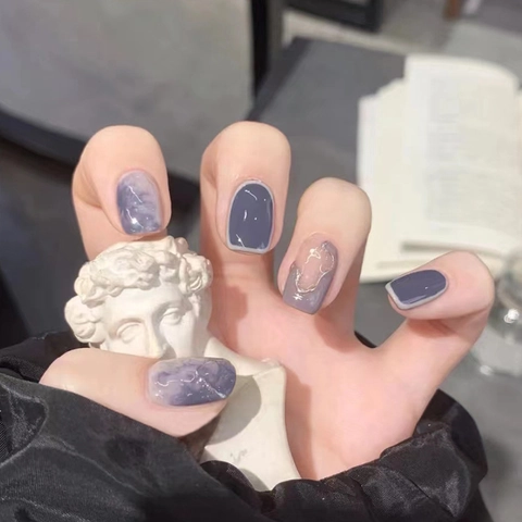 Glacier Blue Gradient Press On Nails Smudge Marble Short Square Oval Artificial Fake Nails For Women Simple Elegant