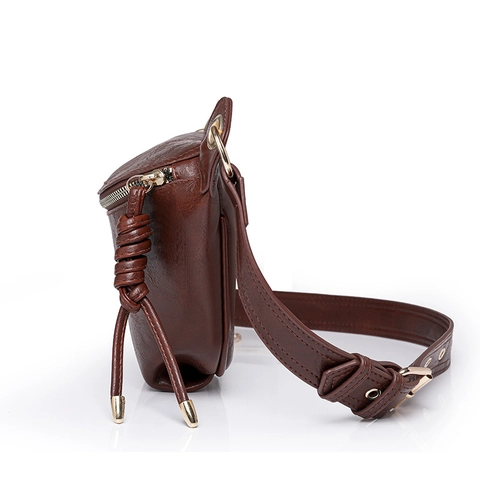 Women Retro PU Leather Waist Bag Golden Chain Crossbody Chest Pack Water Resistant Tassel Minimalist For Daily Use