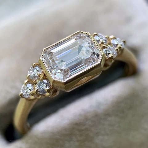Anillo Vintage Talla Esmeralda Circonita Cobre Engaste Bisel Milgrain Joyería Art Déco Para Mujeres Elegante