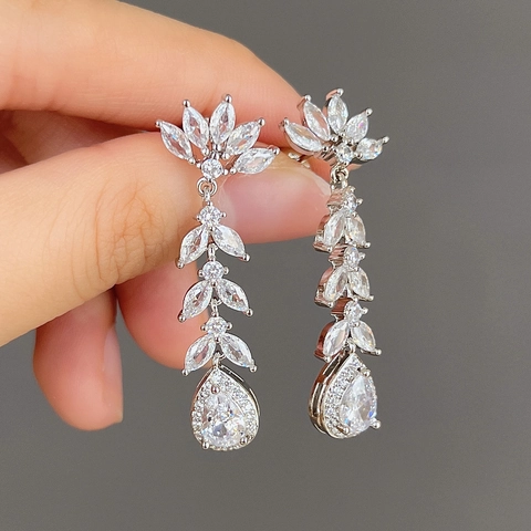 Pendientes Largos con Borla de Cobre y Circonia para Mujer Elegante Color Plata Forma de Pera Gota de Agua Joyería de Boda Regalo