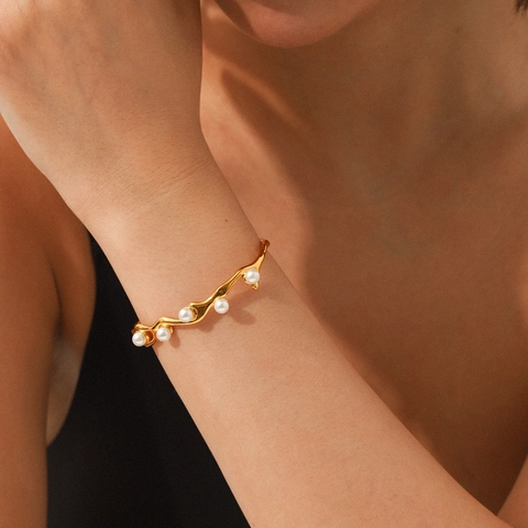 Künstliche Perlen Armband Aus Edelstahl Unregelmäßige Welle Offene Manschette Armreif Französischer Minimalist Schmuck Für Frauen