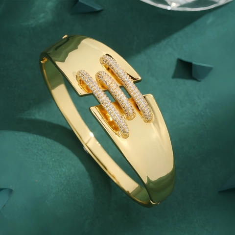 Bracelet Jonc En Cuivre Plaqué Or Avec Trois Rangées De Micro Pavé Zircone Bijoux Modernes De Luxe Pour Femmes Fermoir Charnière
