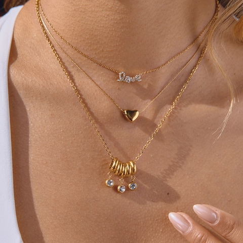 Collana in Acciaio Inossidabile Placcato Oro 18K per Donna Pendente a Cuore Lettera Love Strass Gioielli Regalo