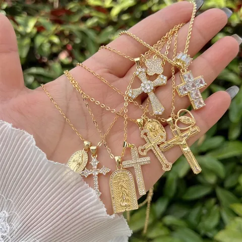 Collana Con Pendente Croce E Medaglione Religioso Rame Placcato Oro Con Zirconia Gioielli Retro Di Lusso Per Donne