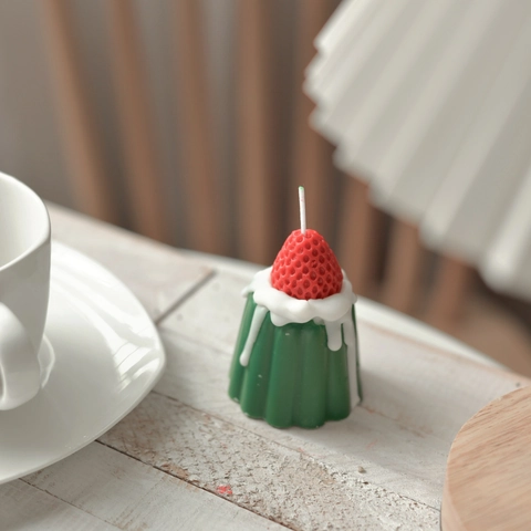 Strawberry Pudding Cake Shaped Scented Candle Soy Beeswax Handmade Aromatherapy Home Decor Realistic Dessert Gift Prop