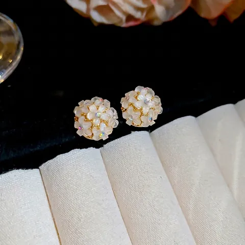 Blumenball Ohrstecker Mit Silbernem Ohrringstift 18K Vergoldete Legierung Harz Strass Süßer Eleganter Schmuck Damen