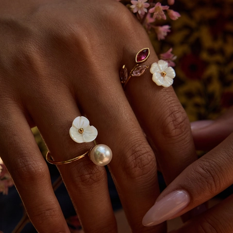 Mother Of Artificial Pearl Flower Open Ring Stainless Steel Artificial Pearl Adjustable Gemstone Elegant Floral Jewelry Gift For Women