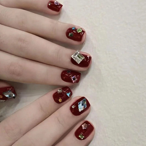 Faux Ongles À Presser Rouge Vin Avec Décoration De Cœur Et Étoile En Strass Ongles Brillants Pour Femmes Style Ins