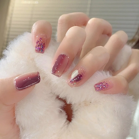 Short Square Round Press On Nails Pink Purple Gradient Glitter Sequins Heart Pattern Sweet Dreamy Artificial Fake Nails