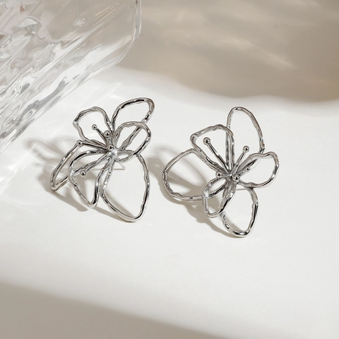Stainless Steel Hollow Flower Wireframe Earrings For Women Minimalist Silver Tone Textured Floral Jewelry Accessory