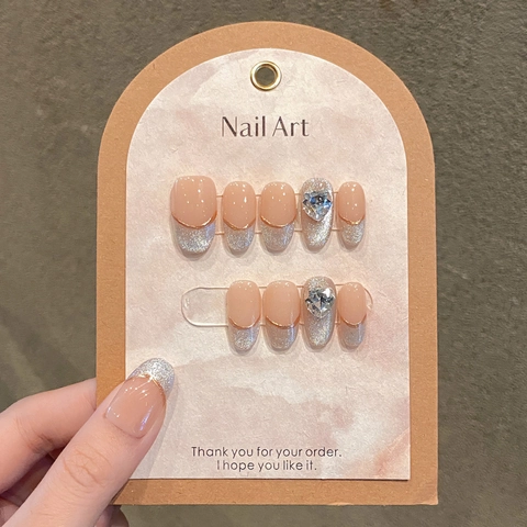 Unghie Finte A Pressione French Rosa Nude Effetto Occhi Di Gatto Con Strass A Cuore Glitter Argento Ovali Riutilizzabili Eleganti