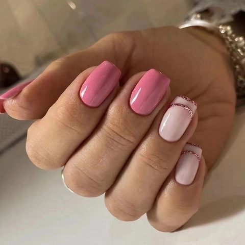 Unghie Finte Rosa Brillante Medio Lunghe Forma Quadrata Glitter Stile Francese Manicure Semplice Elegante Accessori Per Donne