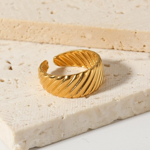 Croissant Open Ring 18K Gold Plated Stainless Steel Ribbed Twist Adjustable Band Jewelry For Women Retro Style
