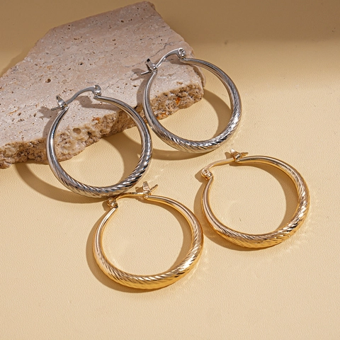 Retro Geometric Round Hoop Earrings With Spiral Texture Metal Lever Back Simple Fashion For Women
