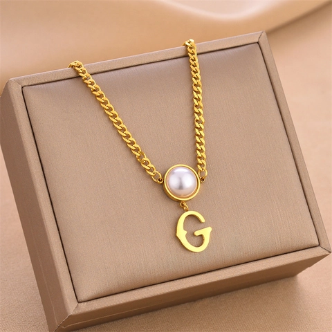 Titanium Steel Necklace For Women 18K Gold Plated Non-Fading Elegant Geometric Butterfly Heart Pendant Fashion Jewelry