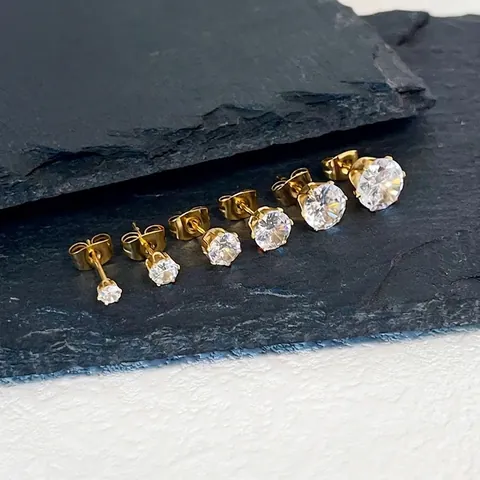 Cubic Zirconia Stud Earrings Titanium Steel 18K Gold Plated Round Cut Claw Setting Shiny Hypoallergenic For Women