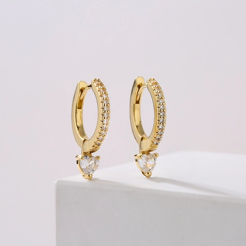 Geometrische Herz Huggie Hoop Ohrringe 18K Vergoldetes Kupfer Bunter Zirkon Funkelnde Kristall Anhänger Schmuck Damen