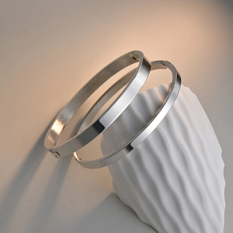 Bracciale Rigido Liscio Minimalista Acciaio Inossidabile Oro Argento Nero Arcobaleno Lucidato Chiusura Gioielli Chic