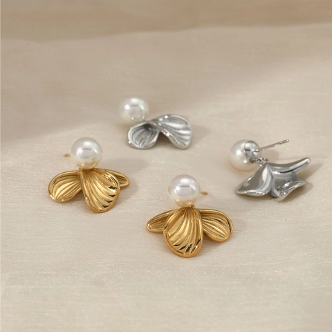 Roestvrijstalen Kunstparel Oorbellen Waaivormig Verguld Blad Petal Studs Voor Dames Minimalistische Elegante Sieraden