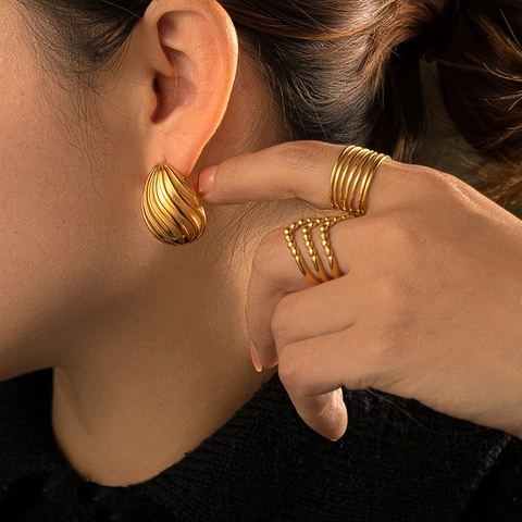Vintage 18K Gold Plated Stainless Steel Geometric Earrings Striped Shell Texture Stud Earrings For Women Jewelry Gift