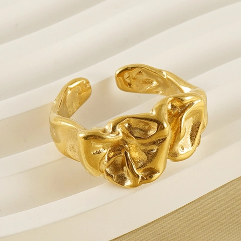 Anillo In Acciaio Inossidabile Alla Moda Con Placcatura In Oro 18K Texture Lava Design Piegazzato Irregolare Anello Aperto Regolabile Per Donna