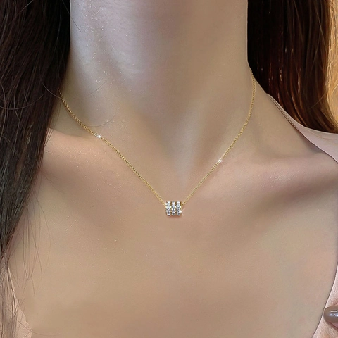 Collana Con Pendente Cilindrico Minimalista In Acciaio Al Titanio Con Zirconi Incastonati Catena Da Clavicola Donna