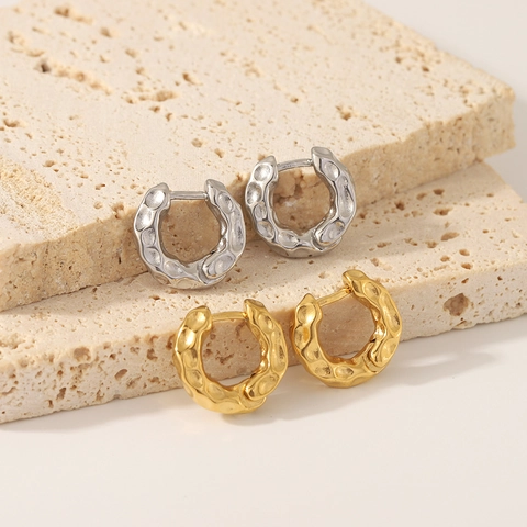 Orecchini A Cerchio Acciaio Inossidabile Placcato Oro 18K Texture Martellata Fusa Forma A C Huggie Gioielli Geometrici