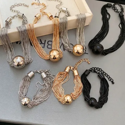 Modeschmuck Mehrlagige Kette Legierung Polierte Kugel Anhänger Halskette Und Armband Für Damen Minimalistischer Eleganter Stil