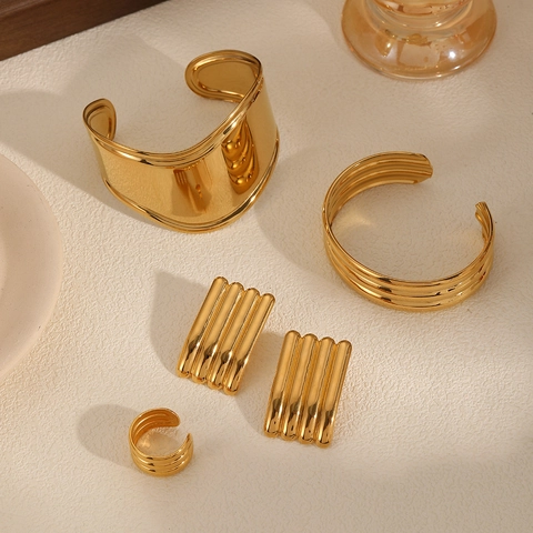 Joyas De Acero Inoxidable Chapado En Oro De 18K Brazalete Geométrico Pendientes De Aro Y Anillo Multicapa Para Mujer