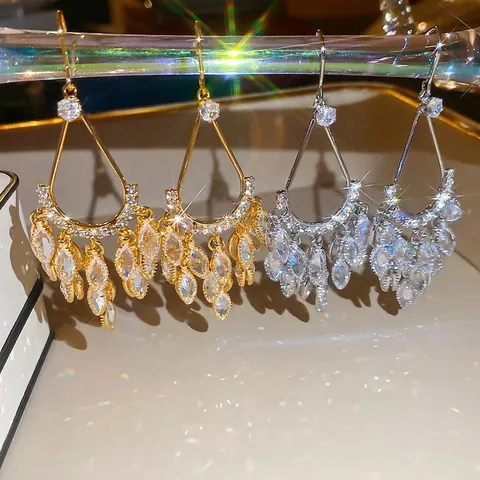 Waterdruppel Kwastje Hangende Oorbellen Koper Zirkonia Marquise Slijpvorm Kroonluchter Retro Elegante Sieraden Voor Vrouwen