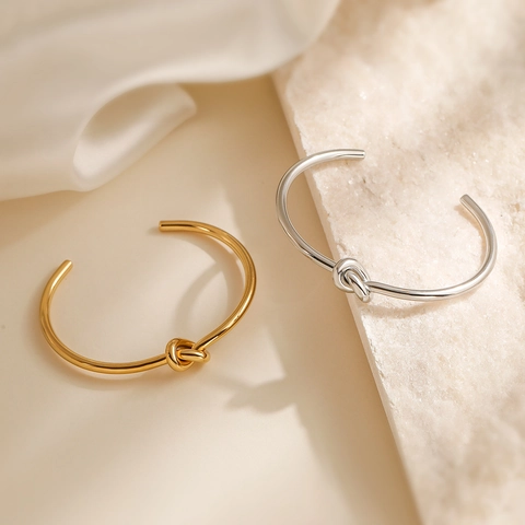 Bracciale Rigido Aperto Con Nodo Minimalista In Acciaio Inossidabile Placcato Oro 18K Polsh Cuff Per Donna