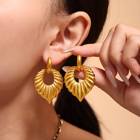 Set di Gioielli in Acciaio Inossidabile a Forma di Cuore e Foglia per Donna Motivo Romano Strass Intarsiato Collana e Orecchini per Festa