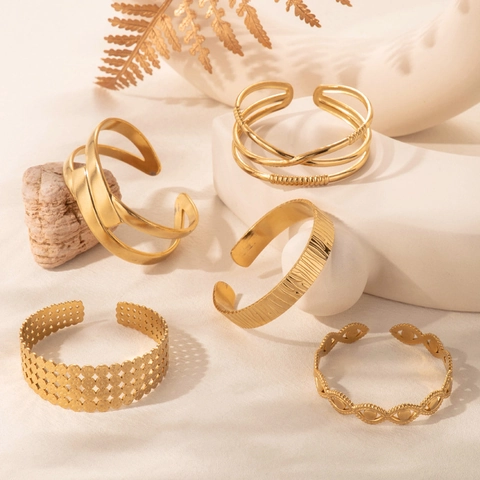 Damen Edelstahl Offener Armreif Einfacher Ins Stil Gold Gehämmert Unregelmäßig Geometrisch Manschette Armband Mode Schmuck