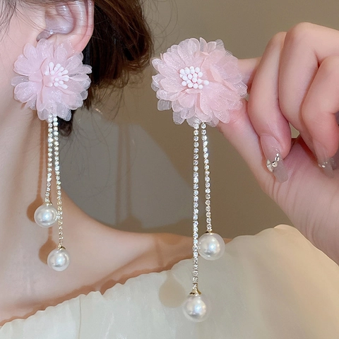 Orecchini Lunghi Con Nappine A Fiori In Rete Rosa Con Catena Di Strass E Perla Artificial Sintetica Perno In Argento Donna