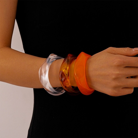 Irregulärer Klobiger Acryl Armreif Retro Welle Harz Armband Transparent Bernstein Orange Minimalistischer Geometrischer Schmuck