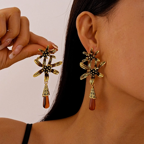 Vintage Flower Drop Earrings With Amber Resin Water Drop Pendant And Silver Earring Post Retro Palace Style Women Jewelry