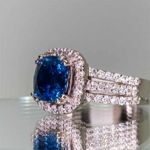 Anillo Halo De Circonita Azul Talla Cojín De Lujo Para Mujer Cobre Banda Pavé De Tres Filas Joyería De Fiesta