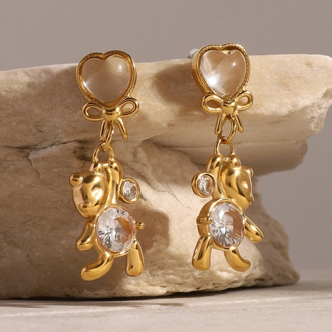 18K Vergoldete Edelstahl Bär Ohrhänger Mit Herzschleife Funkelndem Weißem Zirkonia Elegante Modeschmuck Für Frauen
