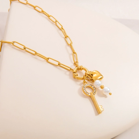 Collar De Acero Inoxidable Con Colgantes De Llave De Diamantes De Imitación Corazón Y Perla Artificial Joyería Retro